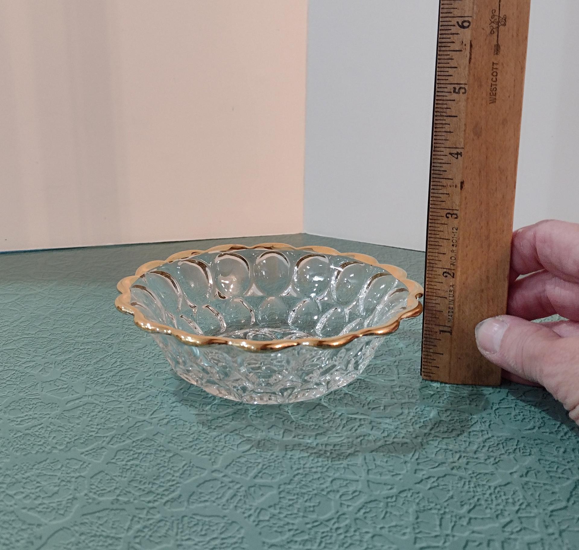 Vintage Clear Glass Thumbprint Serving Bowl With Gold Rim/Vintage Thumbprint Glass Serving Bowl/Vintage Gold shops Rim Serving Bowl