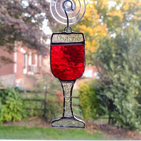 https://www.stainedglassyourway.com/sites/stainedglassyourway.indiemade.com/files/styles/product_thumbnail/public/products/wine1.jpg?itok=SFYW4fS1